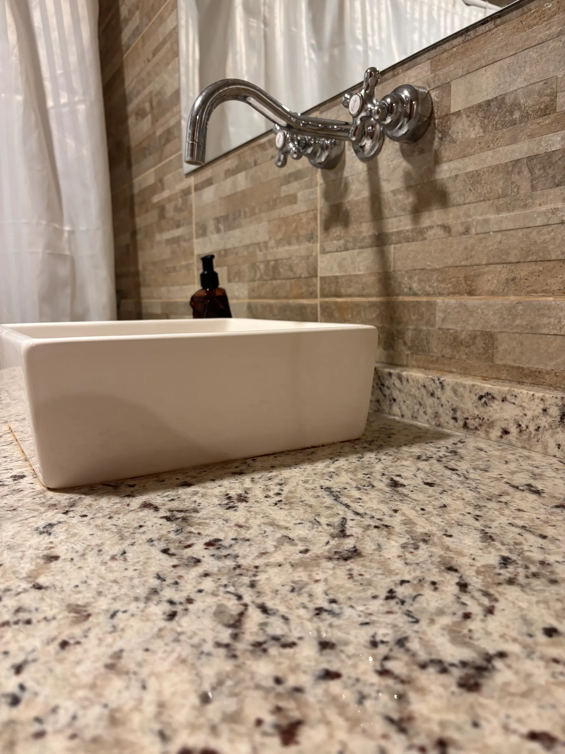 Baño completo del departamento